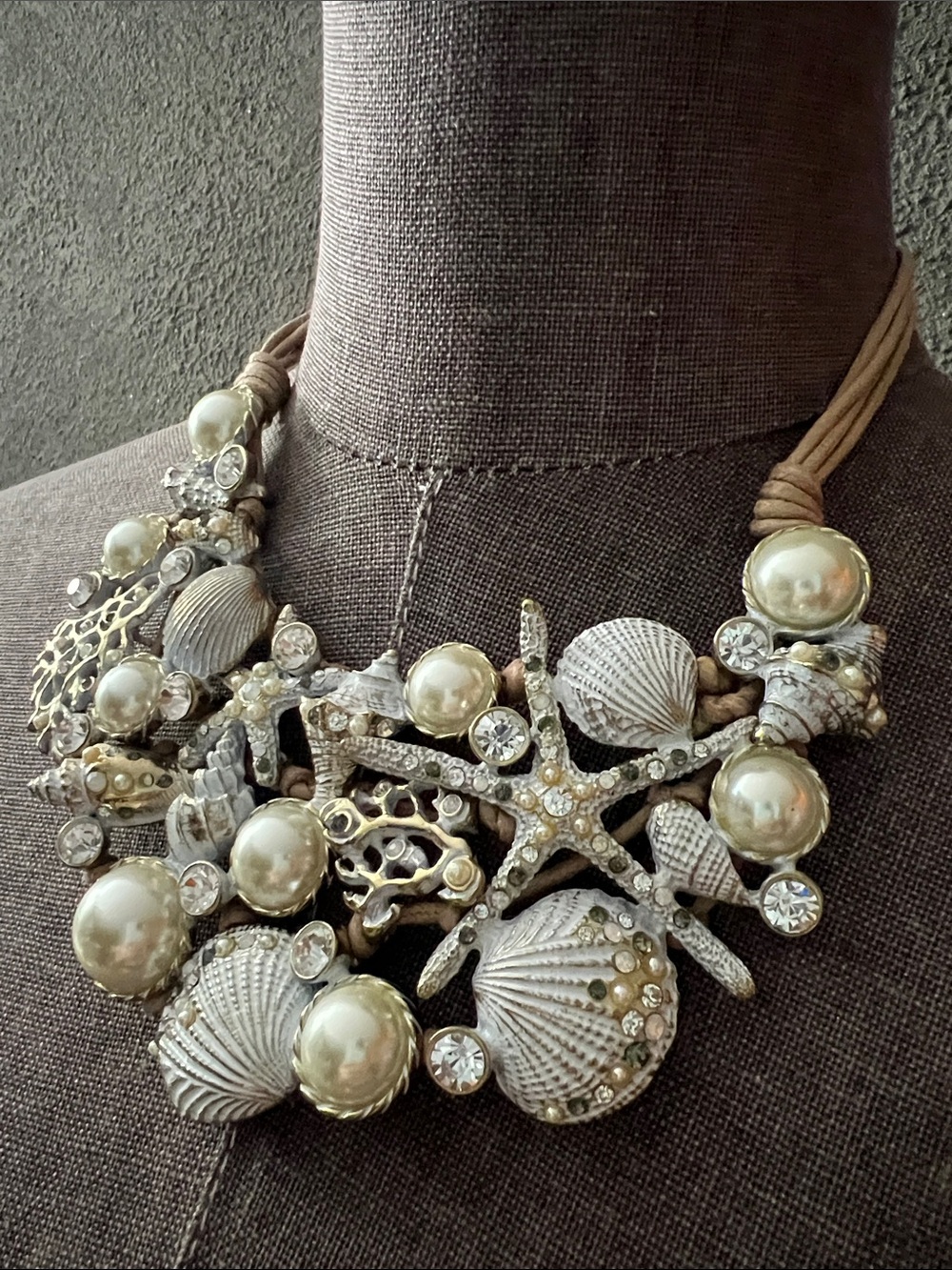 St. Thomas Beach-Inspired Pearl & Shell Cluster Necklace in Cream Gold NWT